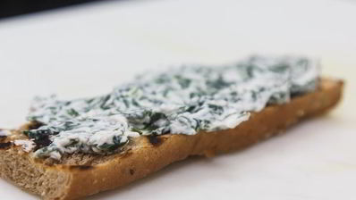 тост со спаржей и яйцом-пашот