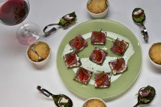 Тосты деликатесные с языком