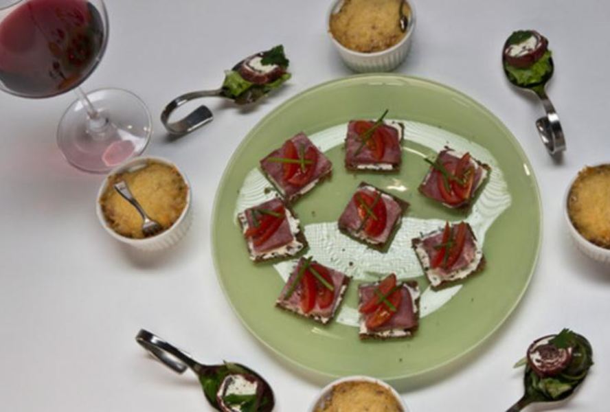 Тосты деликатесные с языком