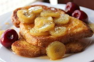 Тосты с бананом и карамелью