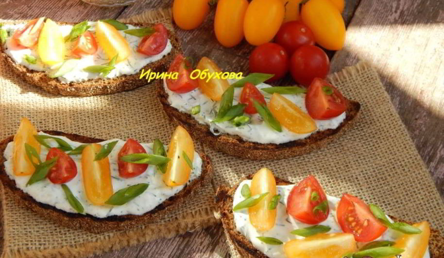 Рецепт тостов с чесночным соусом и помидорками