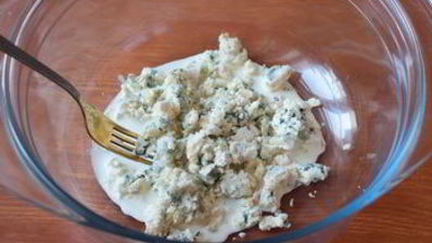 тосты с грушами и голубым сыром