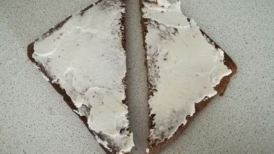 тосты с каймаком и авокадо