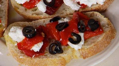 тосты с козьим сыром