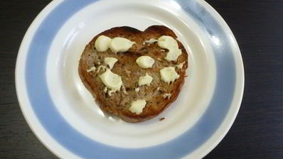 тосты с печенью налима и сладким перцем