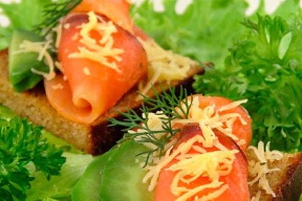 Тосты с семгой и авокадо