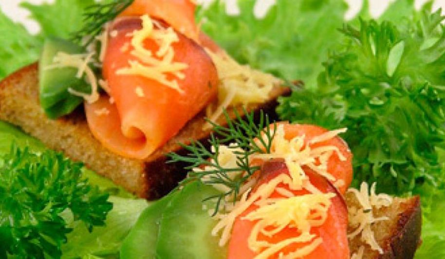 Рецепт тостов с семгой и авокадо