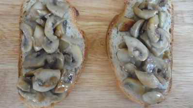 тосты с шампиньонами