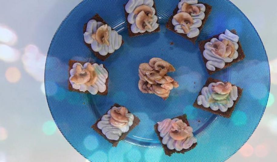 Рецепт тостов с сыром и шампиньонами