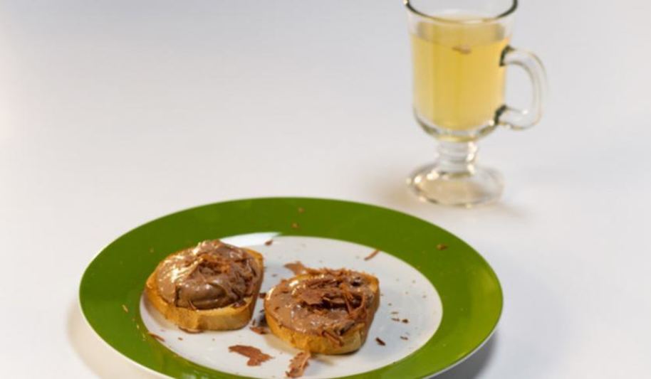 Рецепт тостов с творогом и шоколадной пастой