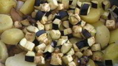 картофель с шампиньонами и яичницей-глазуньей