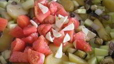 картофель с шампиньонами и яичницей-глазуньей