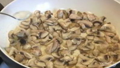 простая яичница с грибами