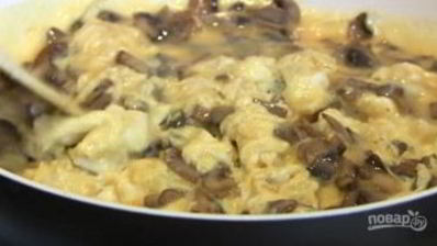 простая яичница с грибами