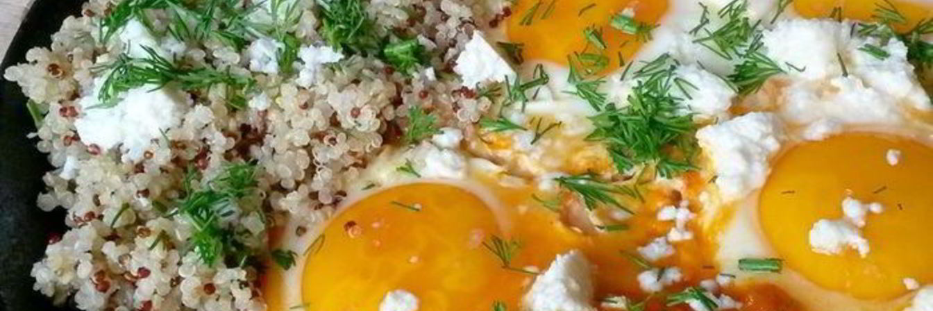 Шакшука с киноа и брынзой