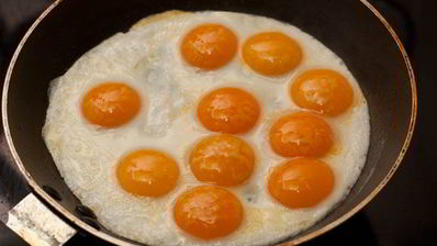 яичница-глазунья из перепелиных яиц