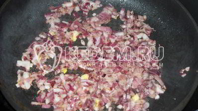 яичница глазунья с помидорами и халапеньо