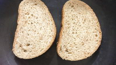 яичница на хлебе