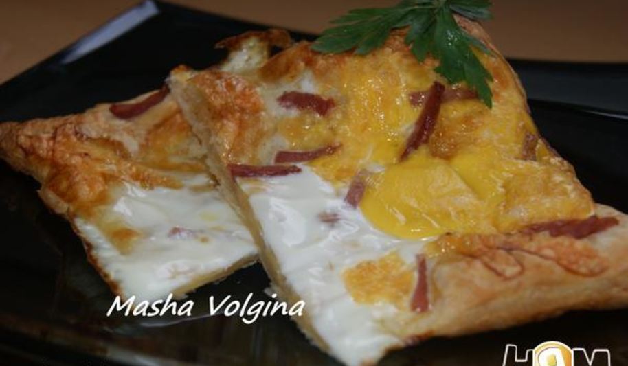 Рецепт яичницы на слоеном тесте