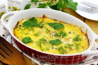 Яичница с беконом и сыром