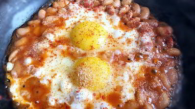 яичница с фасолью