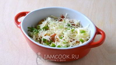 яичница с картофелем и беконом в духовке