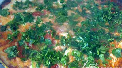 яичница с помидорами и сыром