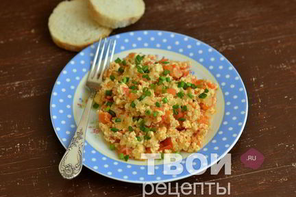Яичница с помидорами