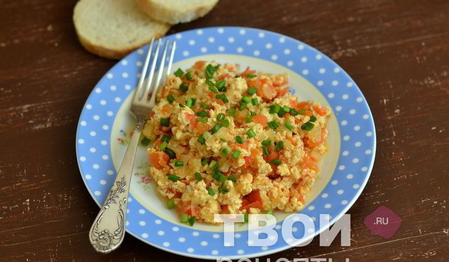 Рецепт яичницы с помидорами