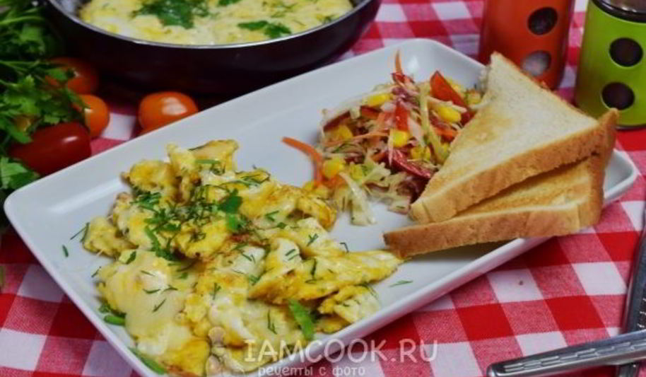 Рецепт яичницы с сыром