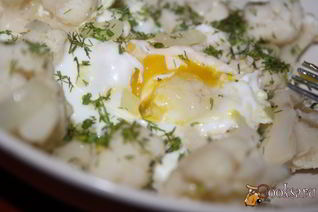 Яичница с цветной капустой и пармезаном