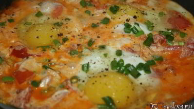 яичница со сметаной