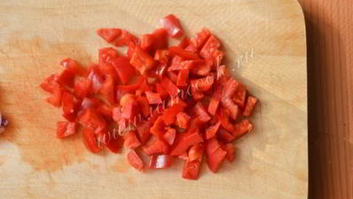 яичница со спаржей и вялеными помидорами