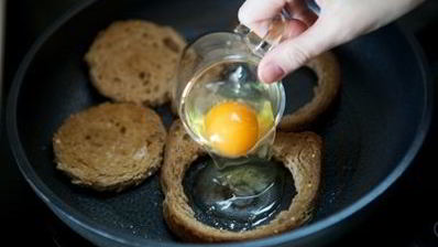 яичница в иллюминаторе