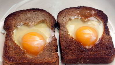 яичница в хлебе