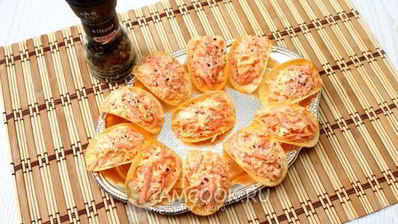 закуска на чипсах