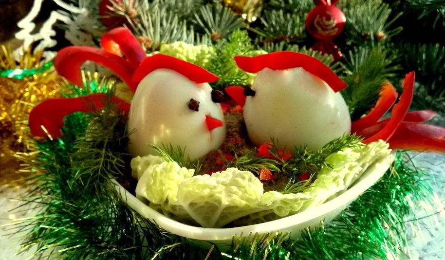 Рецепт закуски петушки из яиц