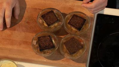 заливное из телячьего языка с ржаным хлебом