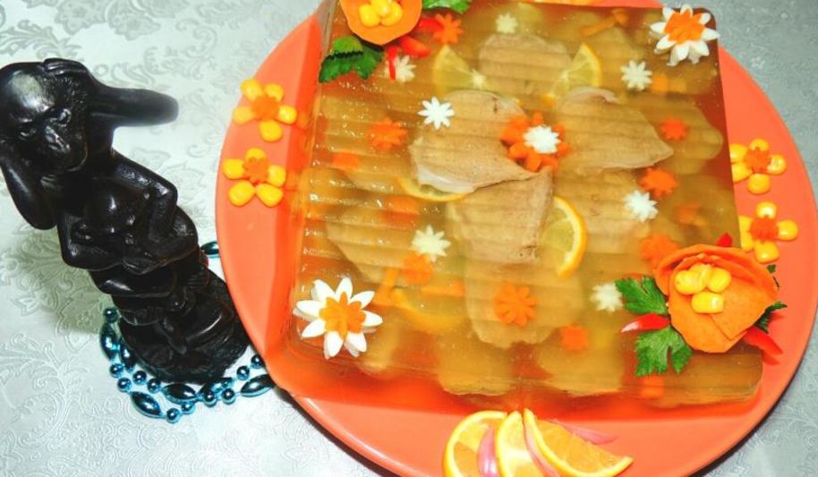 Рецепт заливного из телячьих языков с маринованными опятами