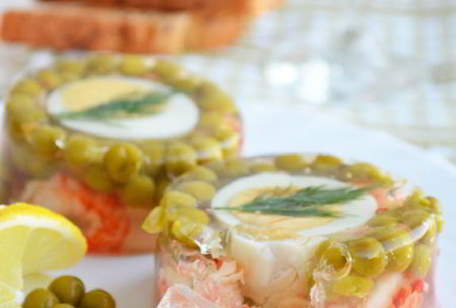 Заливное с яйцом и креветками