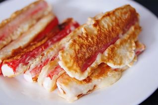 Жареные крабовые палочки в кляре