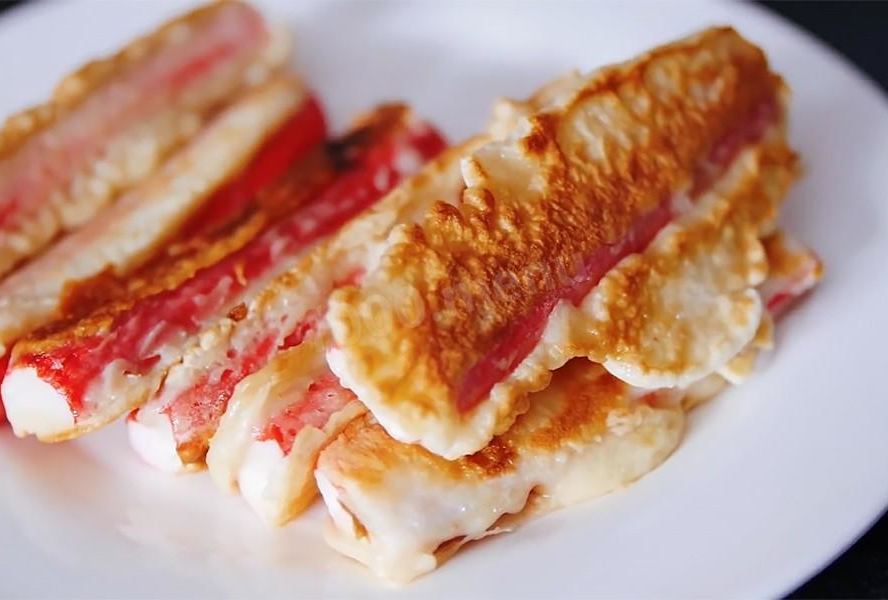 Жареные крабовые палочки в кляре