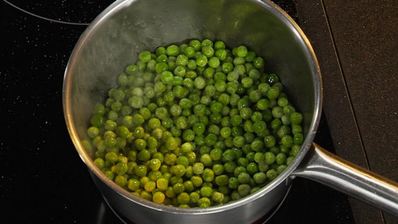 дорада, фаршированная жюльеном из овощей