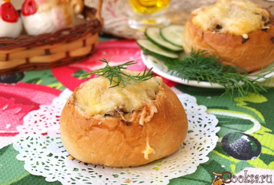 Грибной жульен в булочке