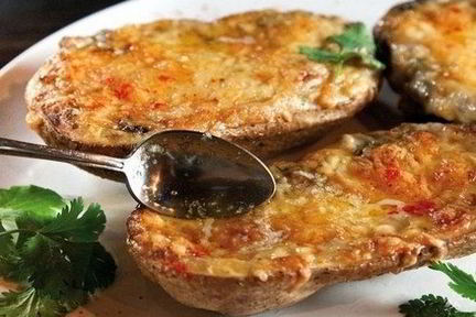 Грибной жульен в картофеле под сыром