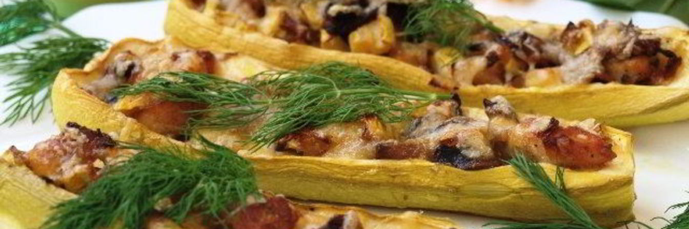 Лодочки из кабачков с жульеном и курицей