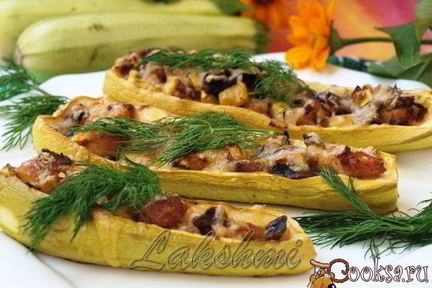 Лодочки из кабачков с жульеном и курицей