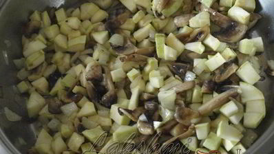 лодочки из кабачков с жульеном и курицей