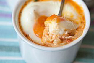 Овощной жульен с сыром и яйцом