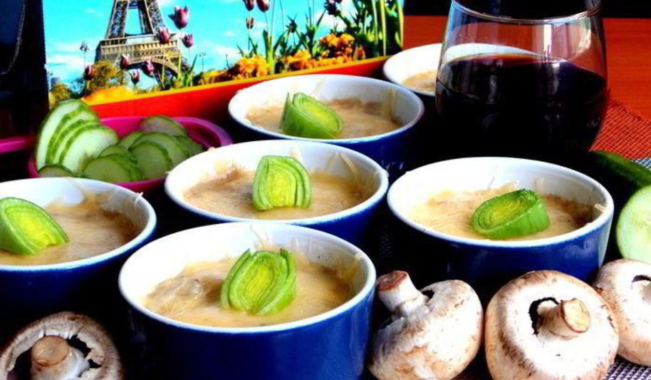 Рецепт сливочного жульена с ветчиной и грибами